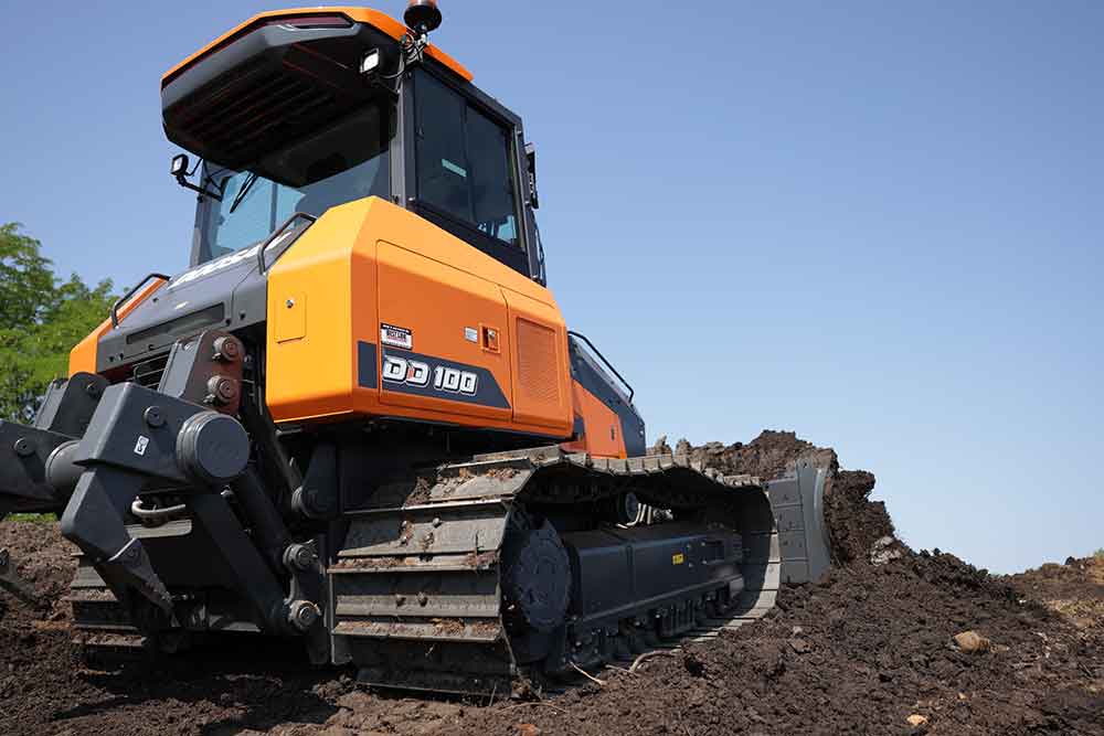 New From Doosan: Doosan DD100 Dozer